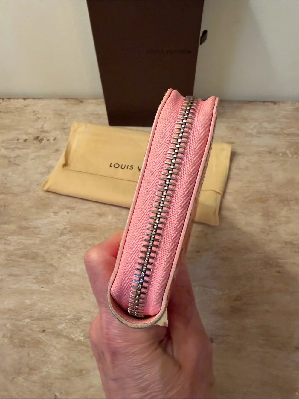 Louis Vuitton Ltd Edition Jungle Dots Vernis zip wallet in Rose Litcchi full set